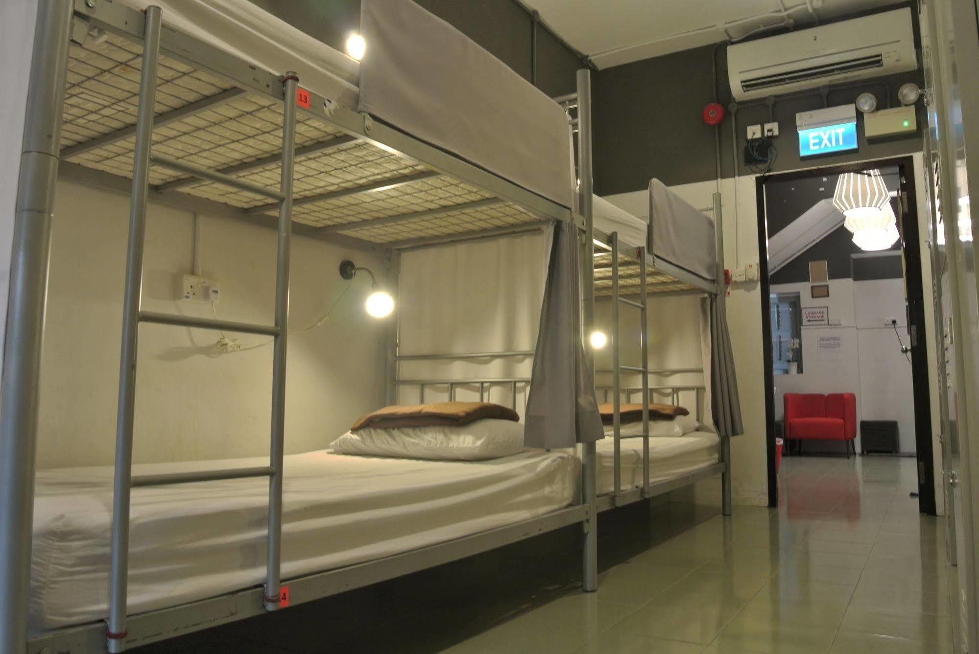 Royal Hostel Singapore Exterior photo